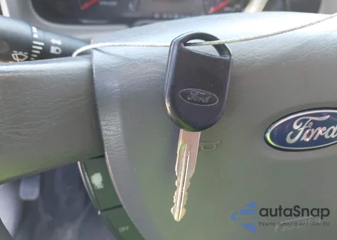 2004 Ford Taurus Ses z USA, uszkodzony, nr VIN 1FAFP55S94G159633